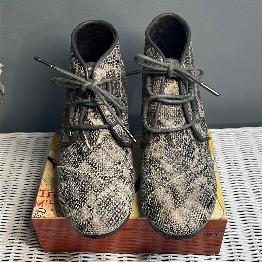 Toms Wedge Ankle Boots - Picture 3 of 11